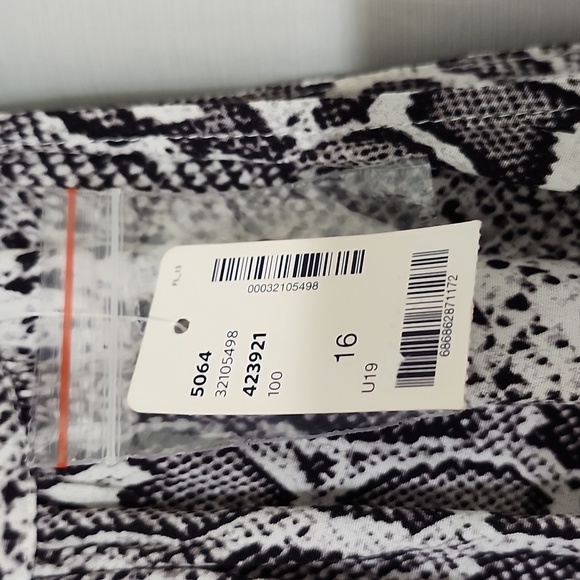 Love and legend jumpsuit - Picture 6 of 15